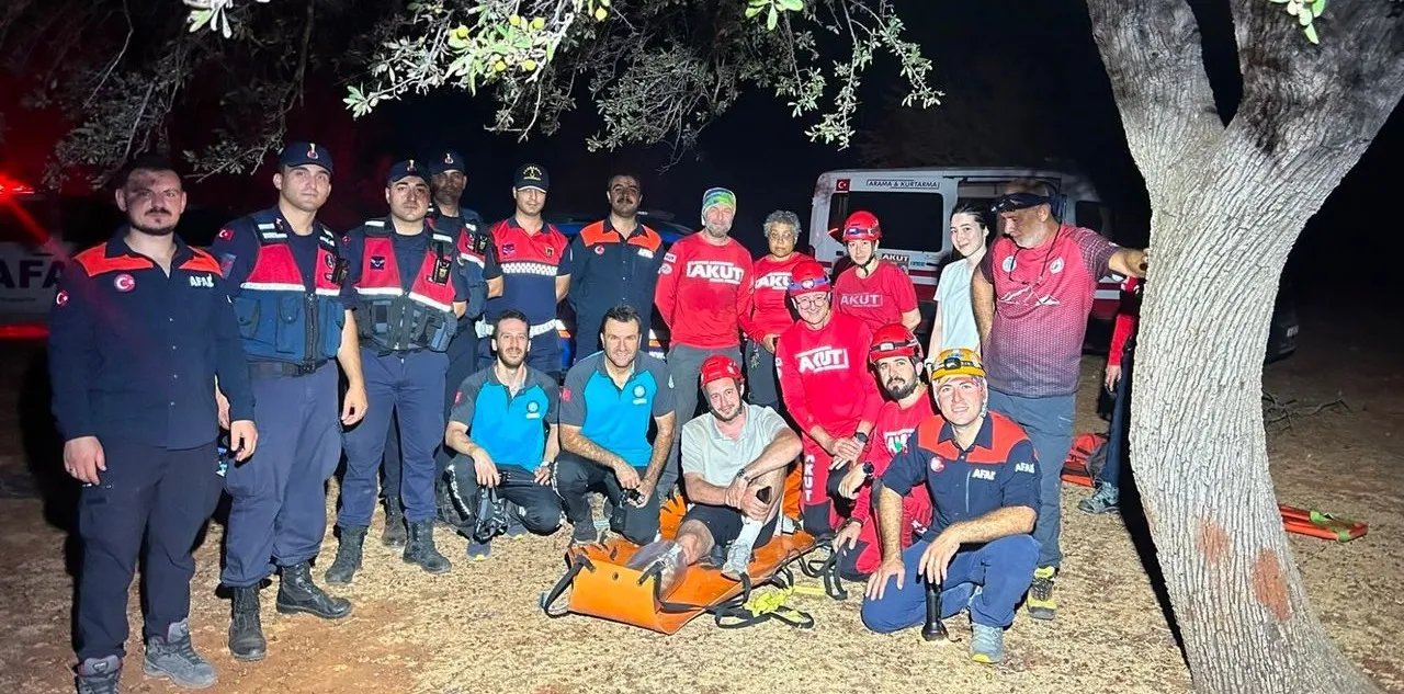 Mahsur Kalan Turist Ekiplerce Kurtarıldı
