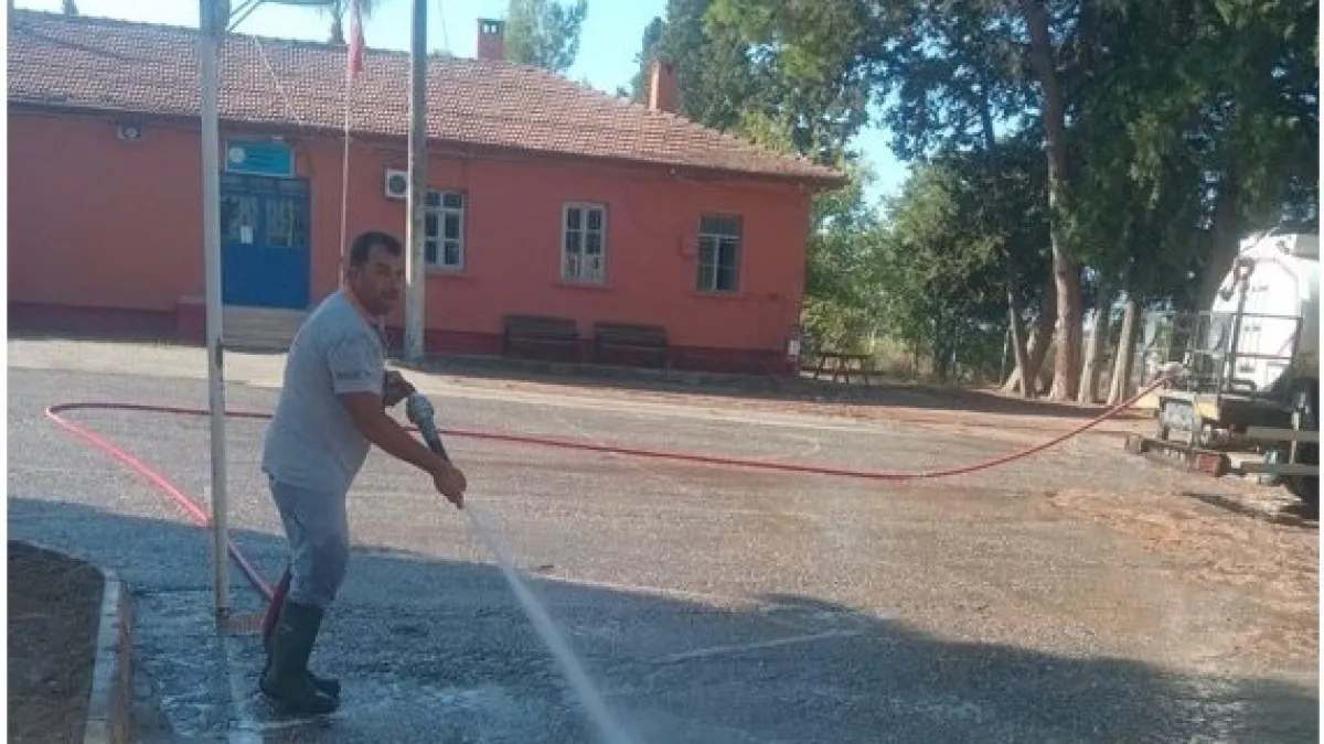 Manavgat Belediyesi'nden Okul Bahçelerinde Kapsamlı Temizlik Çalışması - Antalya Haber