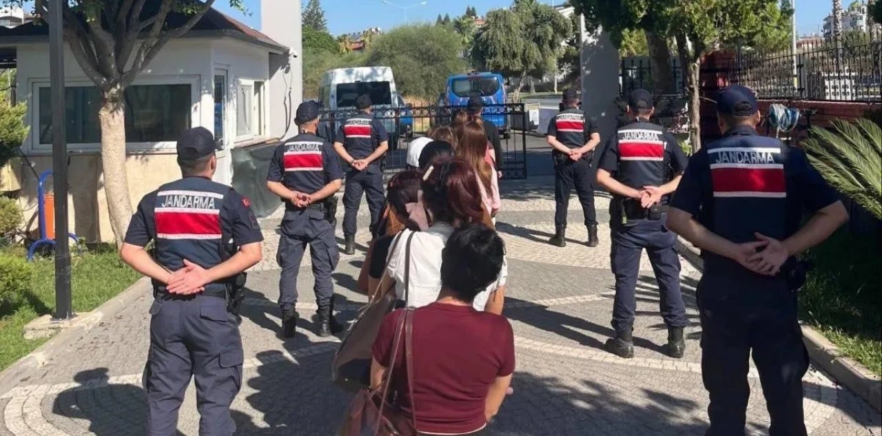 Manavgat'ta 4 Adrese İnsan Ticareti Operasyonu