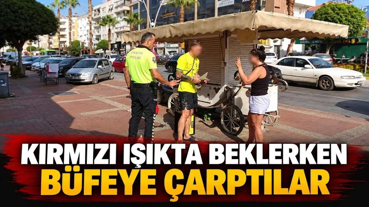 Manavgat'ta Kırmızı Işıkta Bekleyen Motosiklet Büfeye Çarptı - Antalya Haber