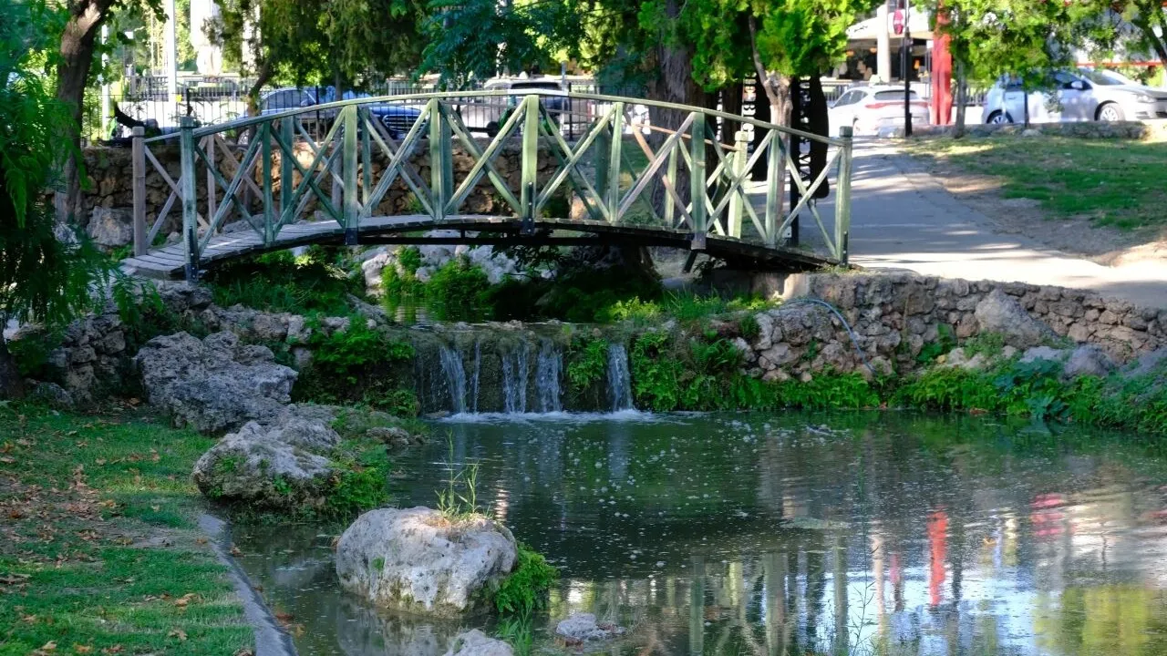 Antalya’da Görenleri Şaşırtan Park! Adeta Açık Hava Akvaryumu - Antalya Haber