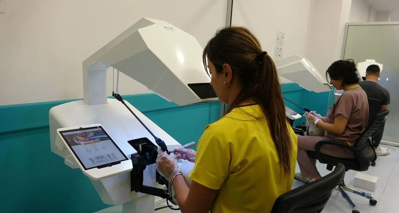 Mersin'de Diş Tedavisi Geleceğe Taşındı! Yapay Zeka Dönemi Başladı