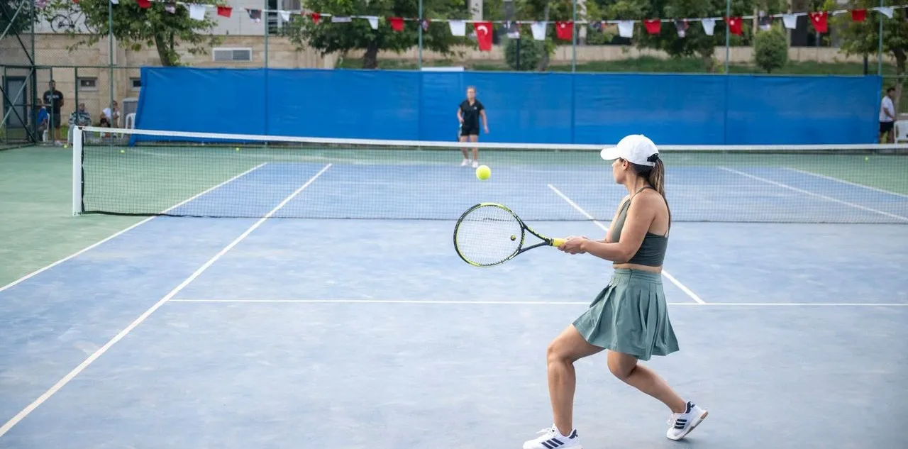 Mersin'de Tenis Şampiyonları Belli Oldu