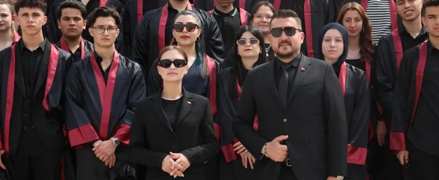 Mezun Olurken, Atamızın Huzurunda