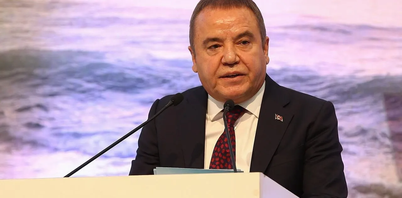 Muhittin Böcek'ten Dikkat Çeken Teşekkür Mesajı