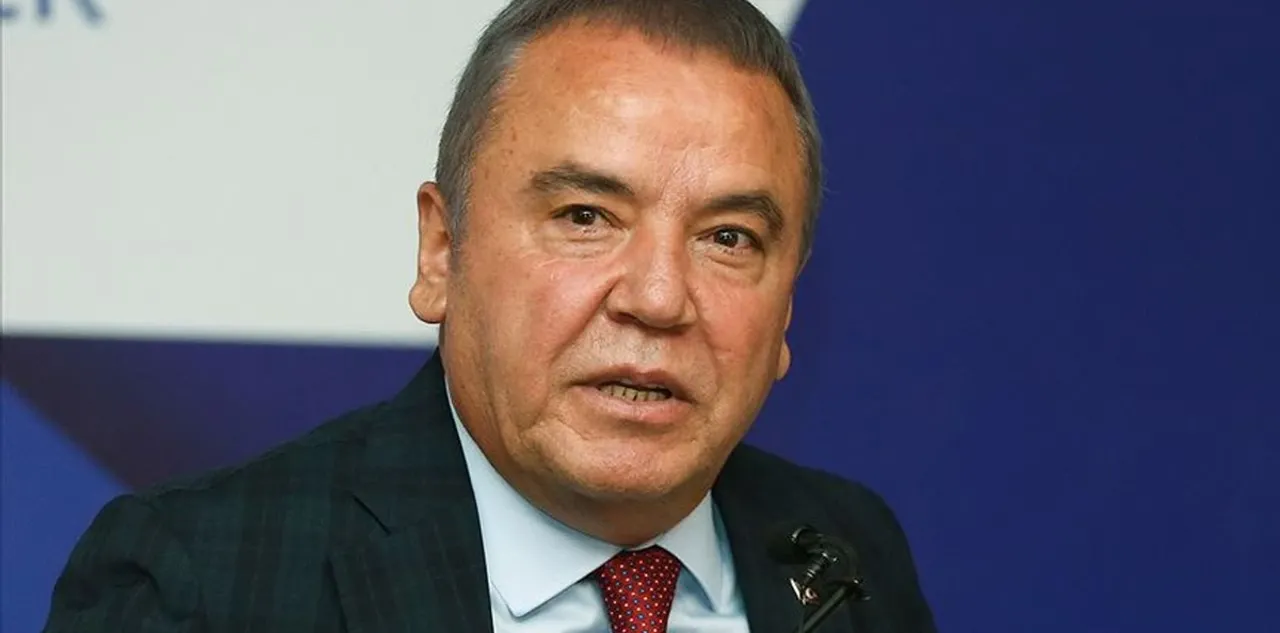 Muhittin Böcek'ten Menderes Türel'e Sert Sözler: İhanetin Bahanesi Olmaz, Bedeli Olur