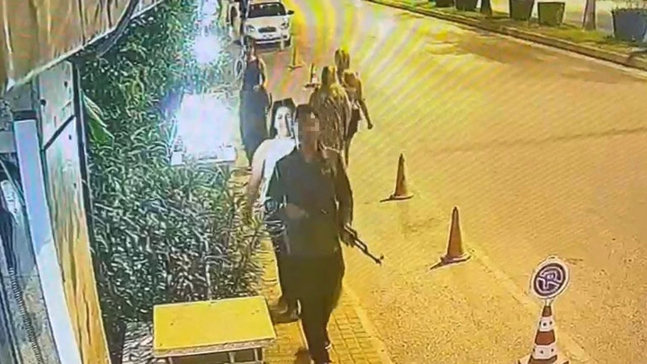 Oyuncak Tüfekle Sokakta Dolaşınca Gözaltına Alındı - Antalya Haber