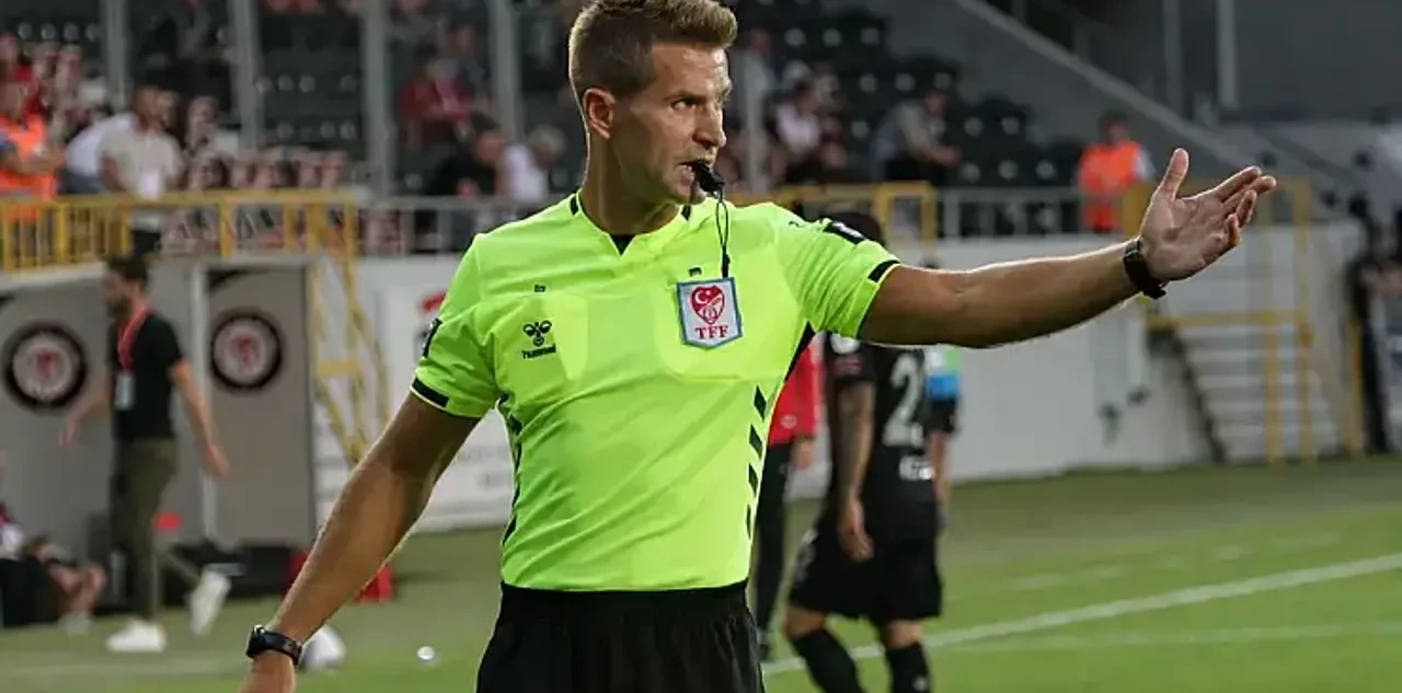 Pozisyonları İzle - Beşiktaş Erzurumspor Karşısında 4 Dakikada 2 Golü İptal Oldu