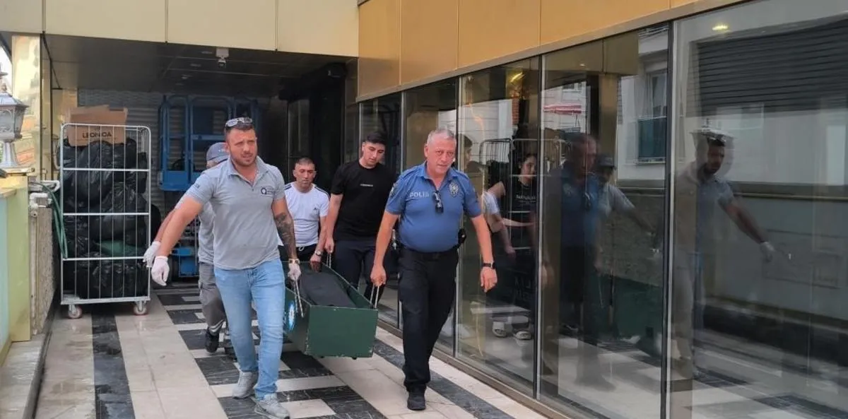 Rus Uyruklu Turist Konakladığı Otelin Koridorunda Ölü Bulundu