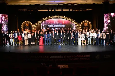 Sanatın Evrensel Işığı Kepez'de Yükseldi