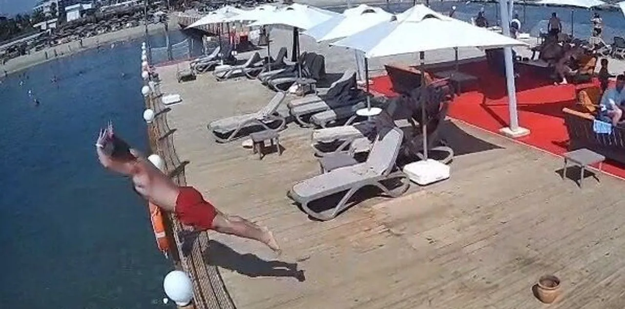 Sığ Suya Balıklama Atlayan Tatilci Öldü
