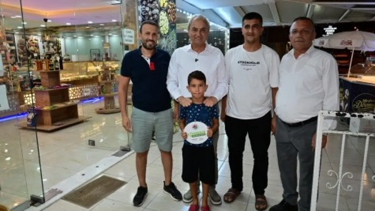 Temiz Kepez" İçin El Ele: Başkan Kocagöz Şafak Esnafıyla Omuz Omuza - Antalya Haber