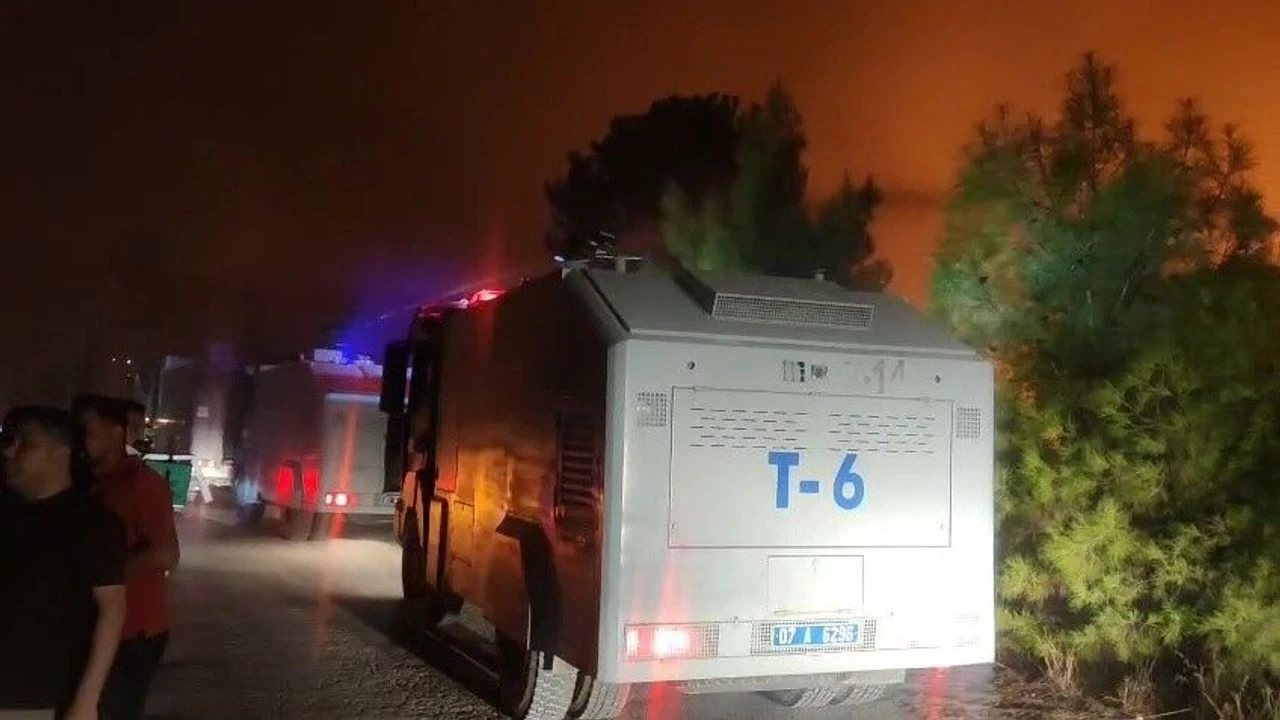 Toma'lar Yangın Bölgesinde Görevde - Antalya Haber