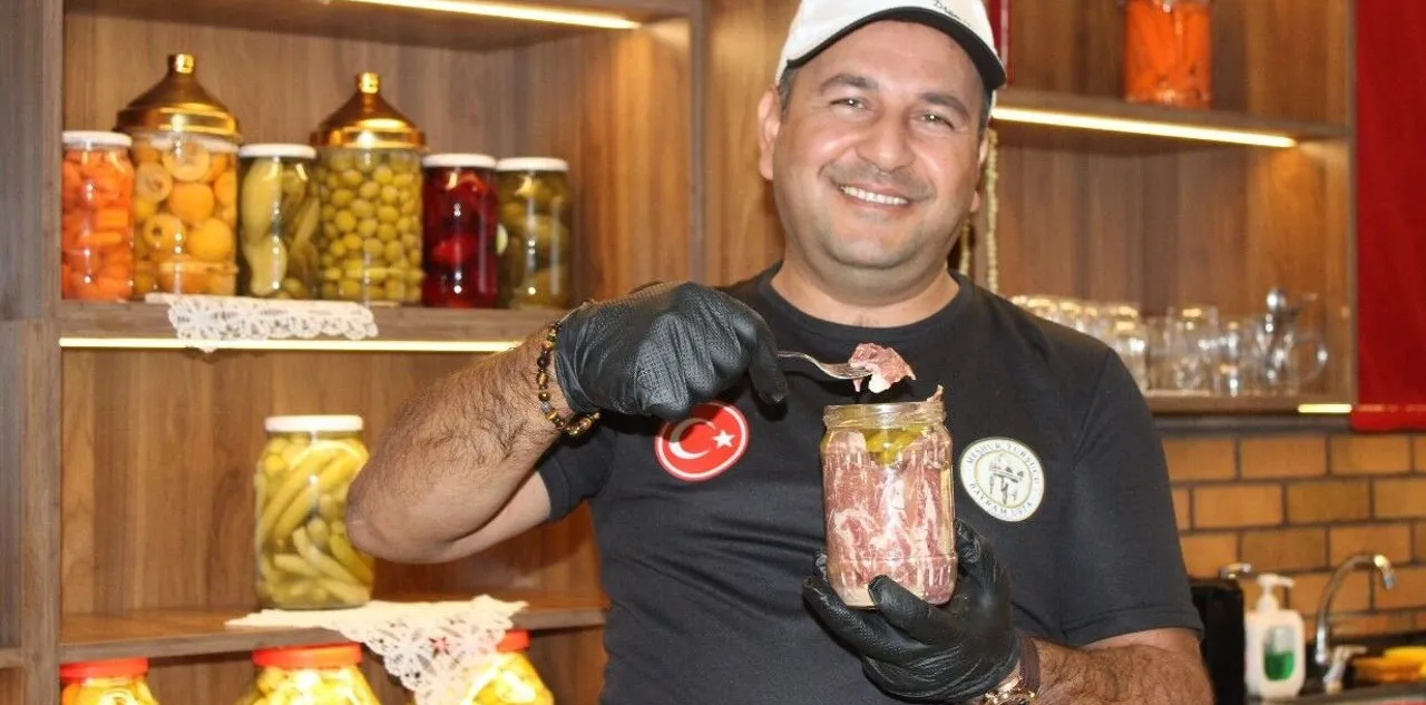 Türkiye'de İlk: Pastırmanın Turşusu Yapıldı
