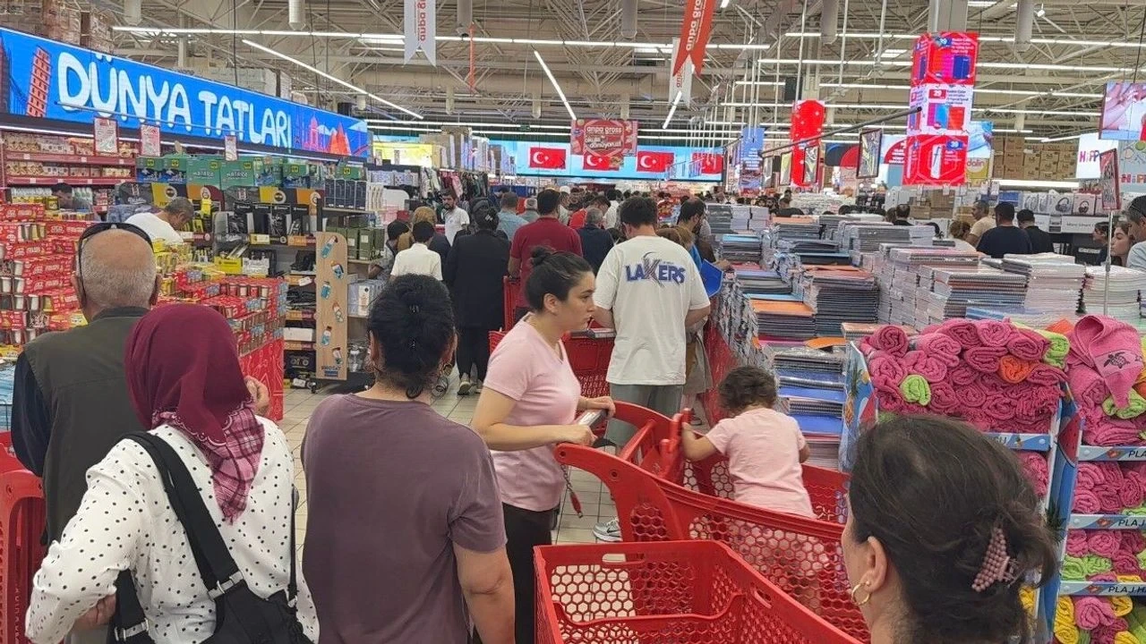Velilerin Kırtasiye Telaşı Başladı - Antalya Haber