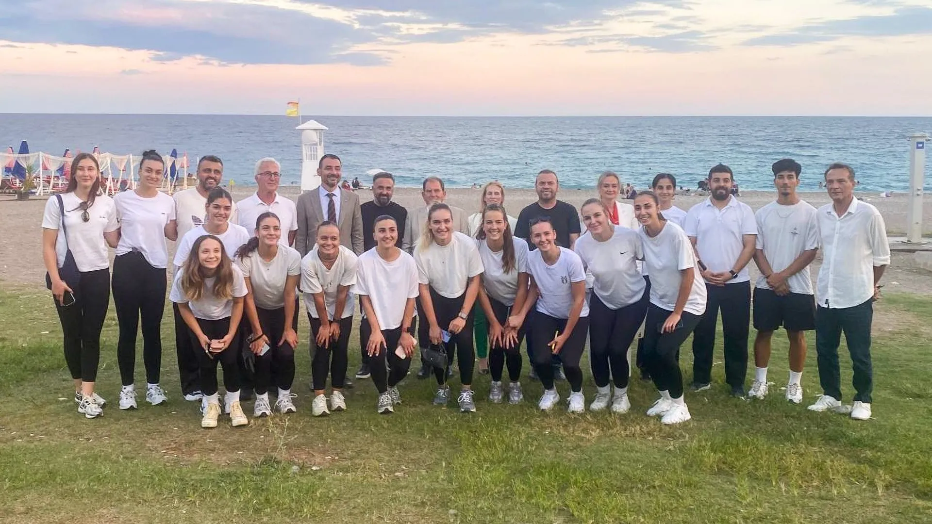 Başkan Vekili Çiçek'ten Trendy Hotels Manavgat Belediyespor'a Moral Ziyareti - Antalya Haber